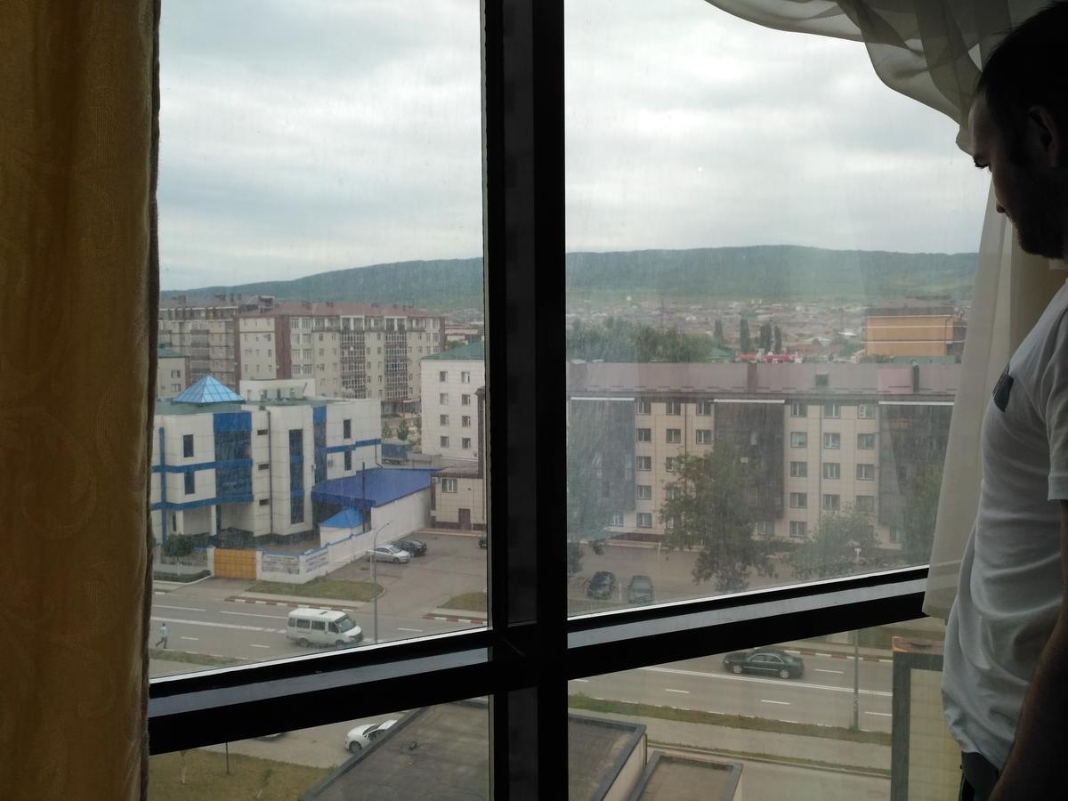 Hotel Kavkaz Gudermes Exterior foto