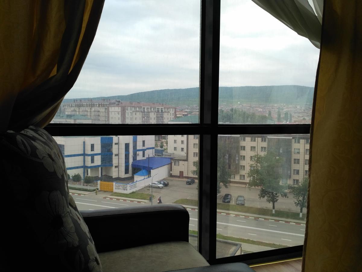 Hotel Kavkaz Gudermes Exterior foto
